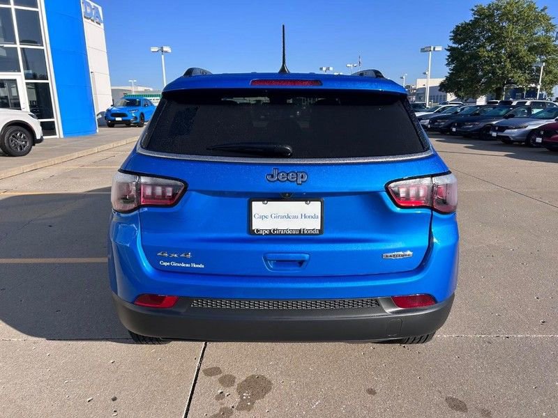 Used 2025 Jeep Compass Latitude image 3