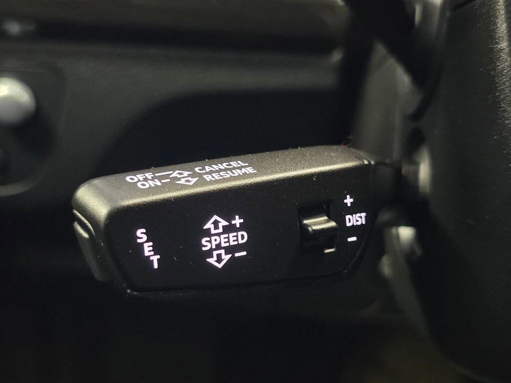 Used 2020 Audi Q5 e Prestige w/ Prestige Package image 44