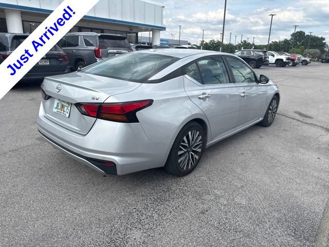 Used 2024 Nissan Altima 2.5 SV FWD image 3