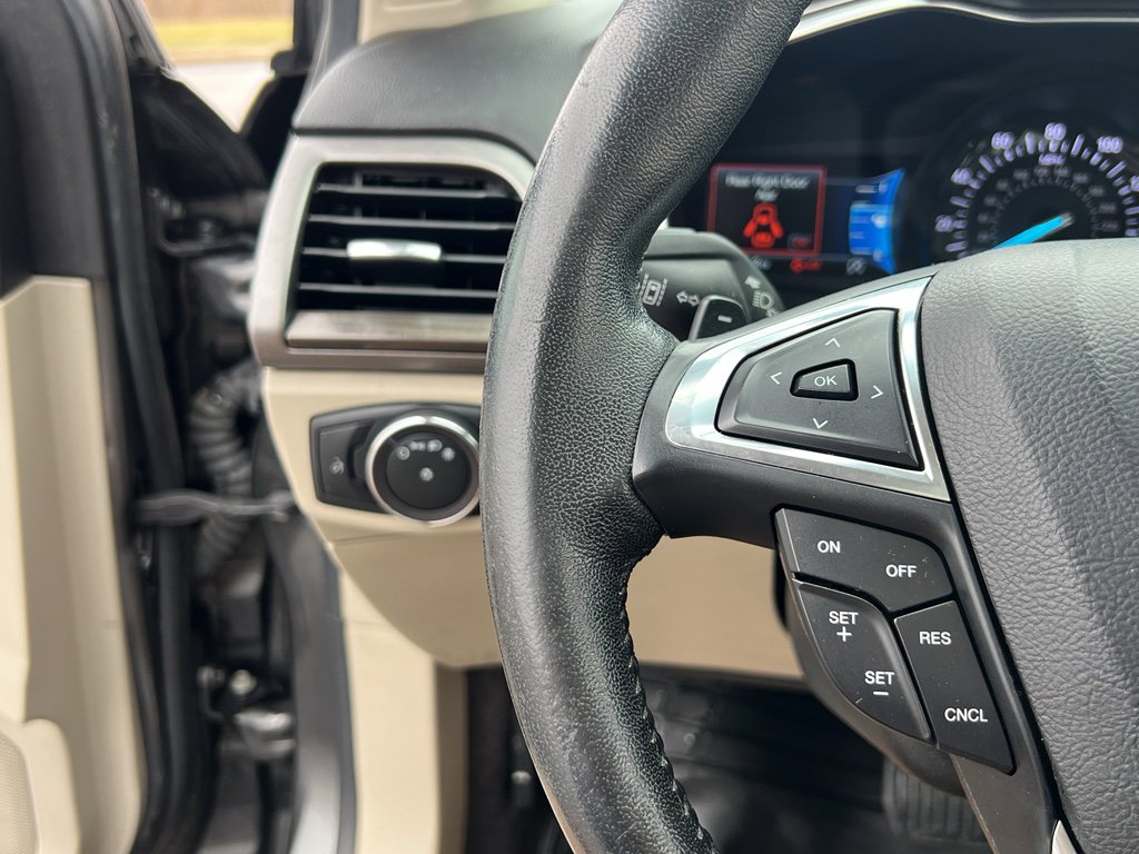 Used 2019 Ford Fusion SEL image 32