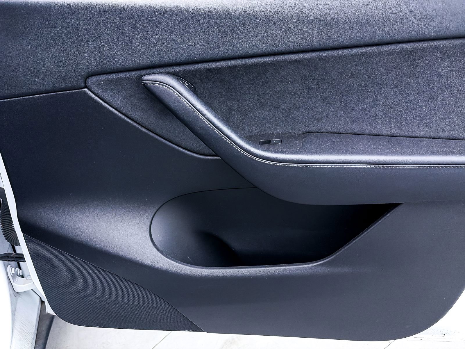 Used 2022 Tesla Model Y Long Range image 29