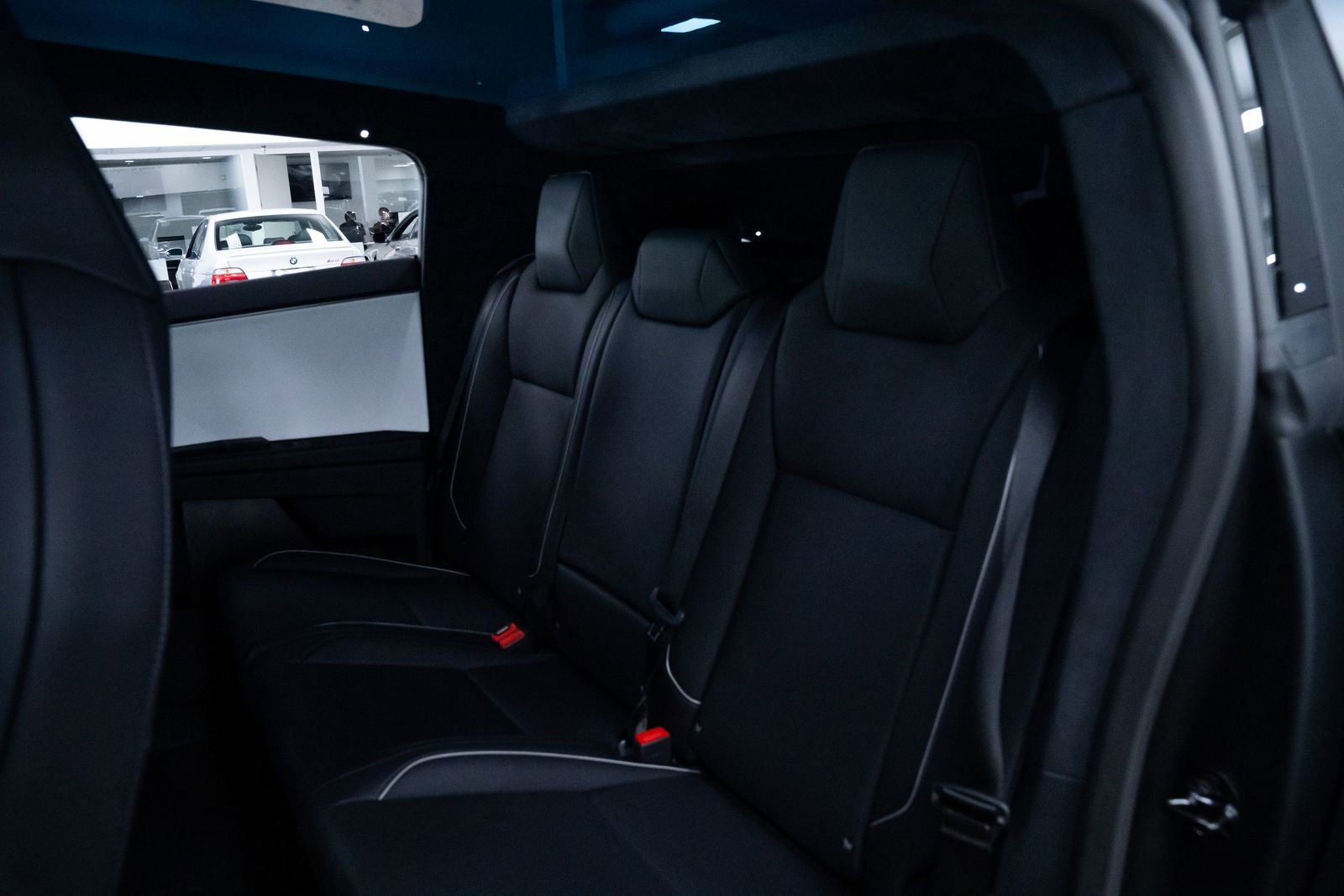 Used 2024 Tesla Cybertruck AWD Crew Cab image 19