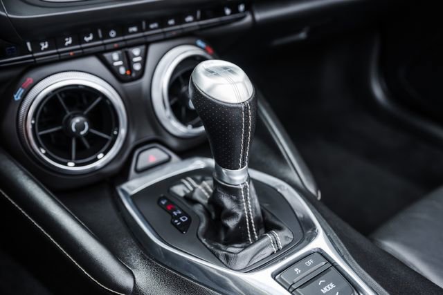Used 2016 Chevrolet Camaro LT RWD image 13