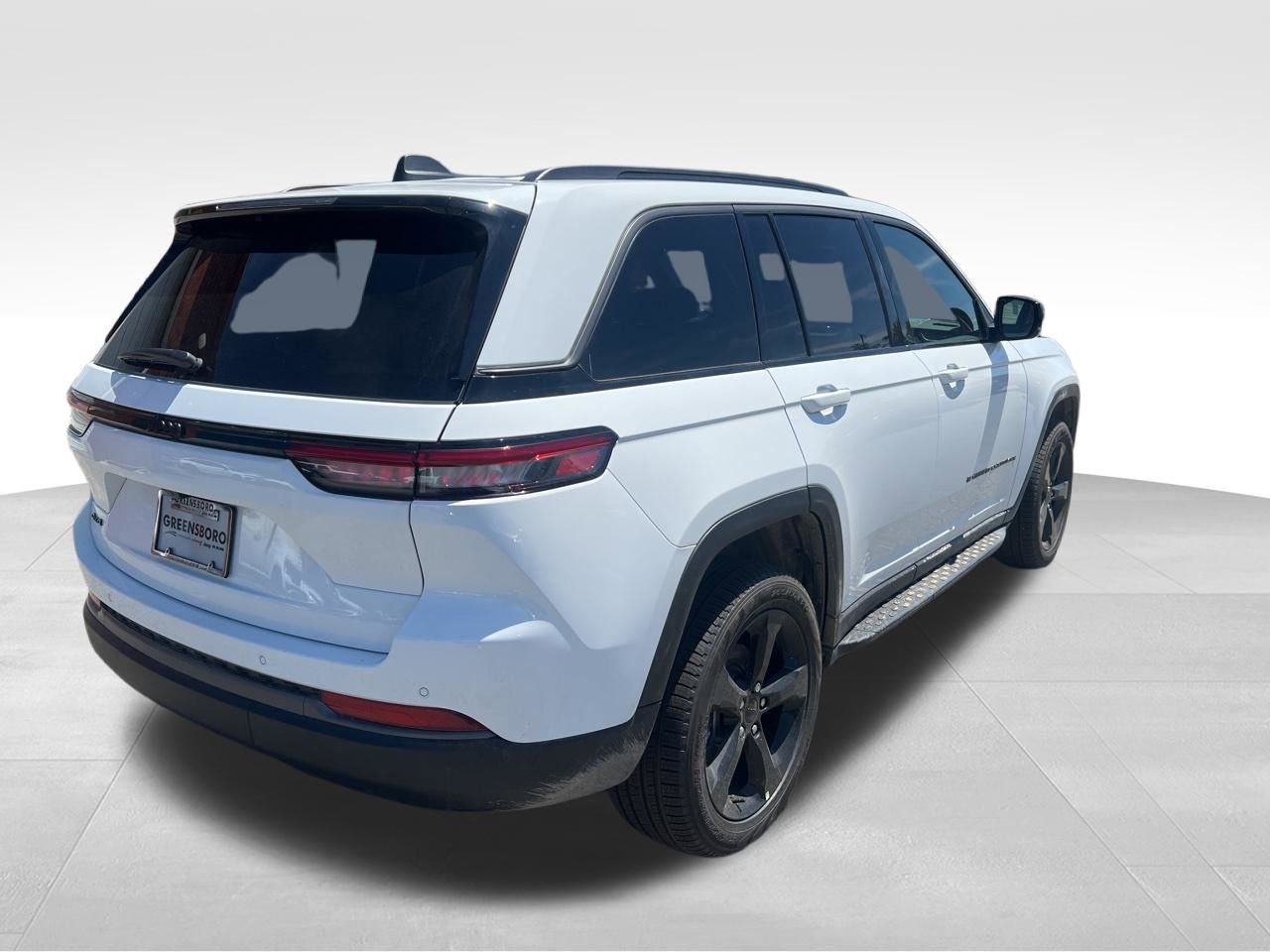 New 2026 Jeep Grand Cherokee Limited w/ Limited Altitude Package AWD/4WD image 5
