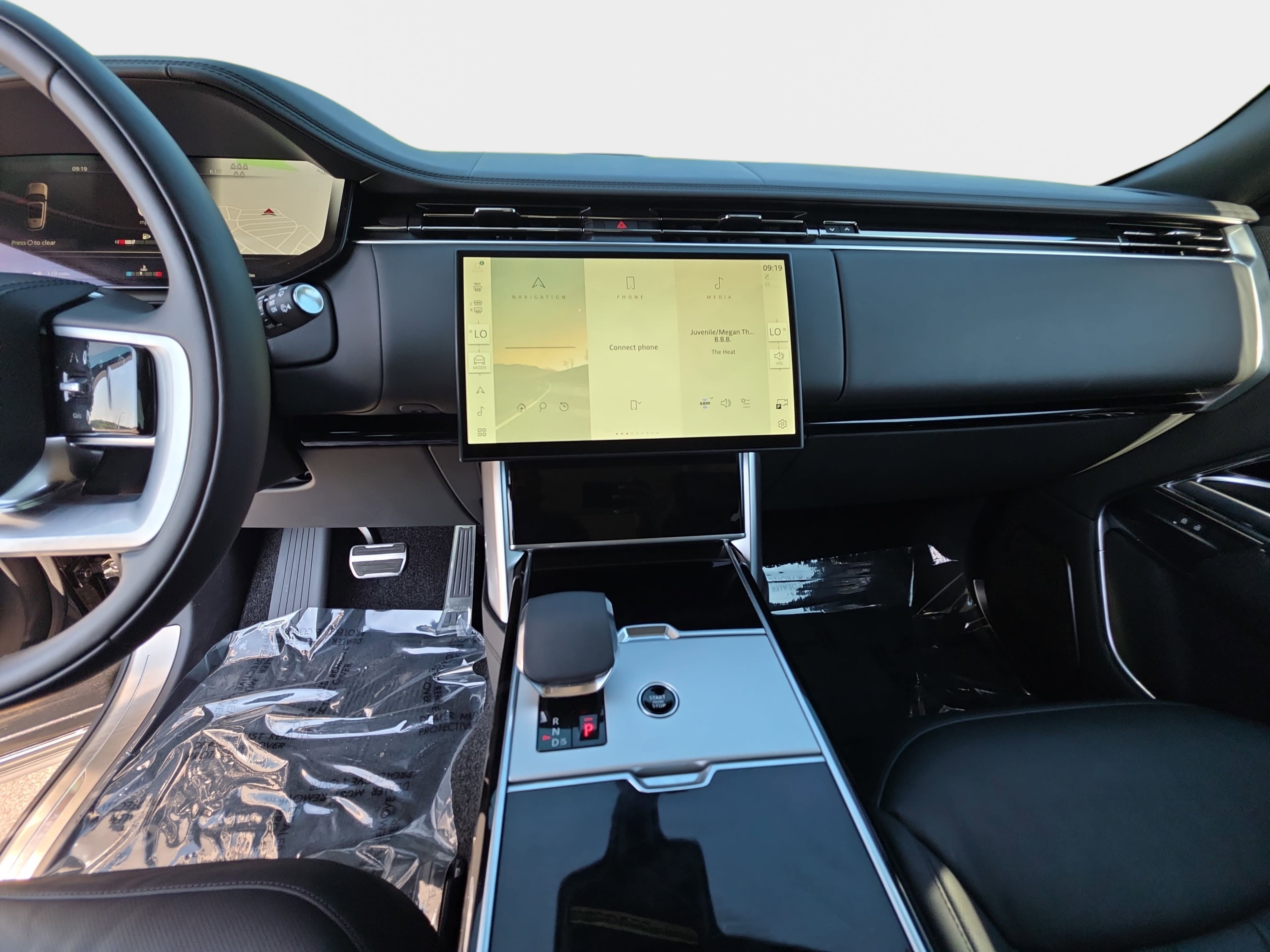 Certified 2024 Land Rover Range Rover Long Wheelbase Autobiography AWD/4WD image 22