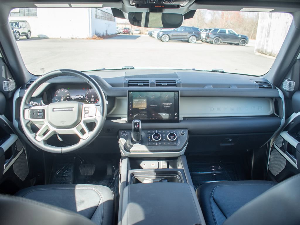 Certified 2024 Land Rover Defender 130 X-Dynamic SE image 18
