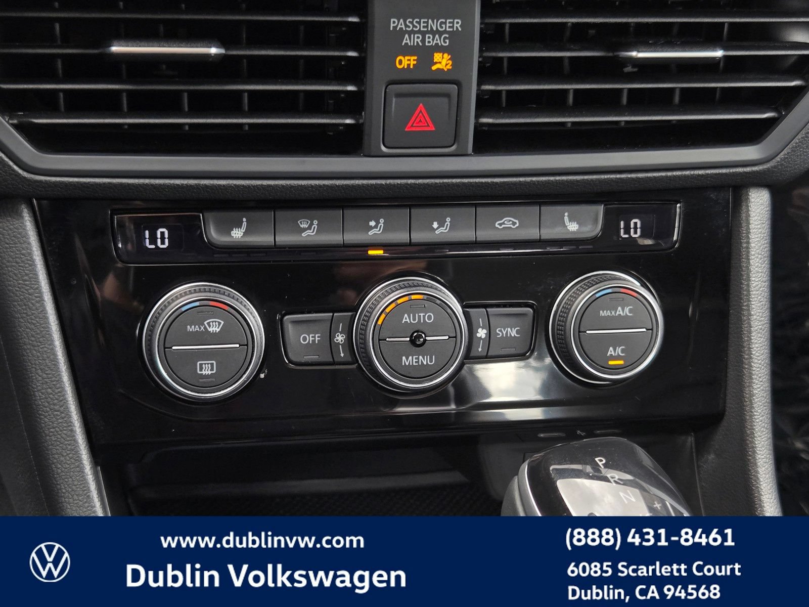 Certified 2023 Volkswagen Jetta SE w/ Panoramic Sunroof Package FWD image 20