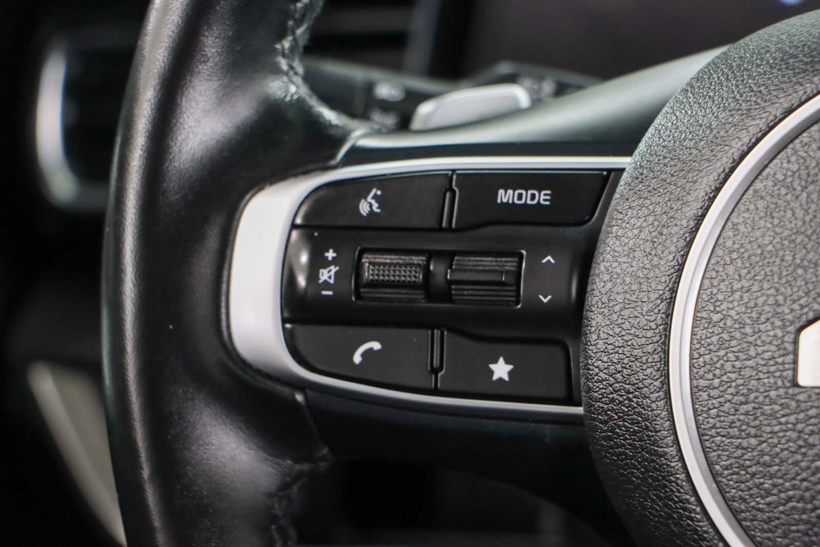 Used 2023 Kia Sportage EX AWD/4WD image 13
