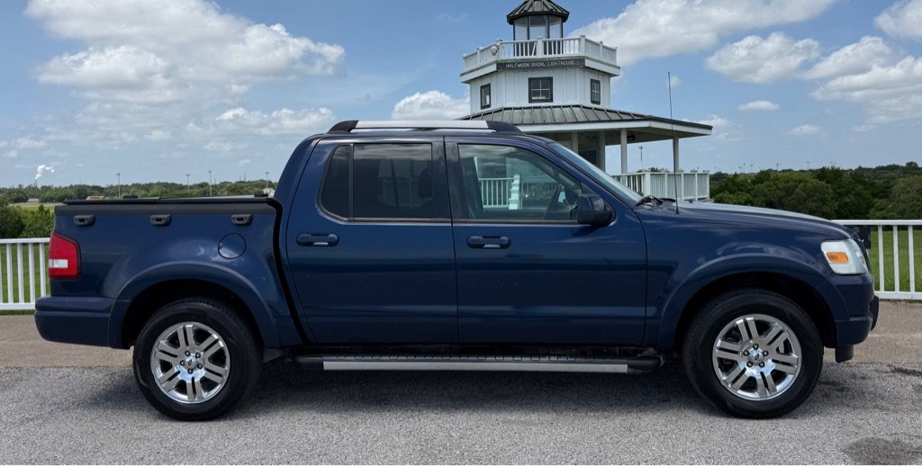 Used 2008 Ford Explorer Sport Trac Limited RWD image 4