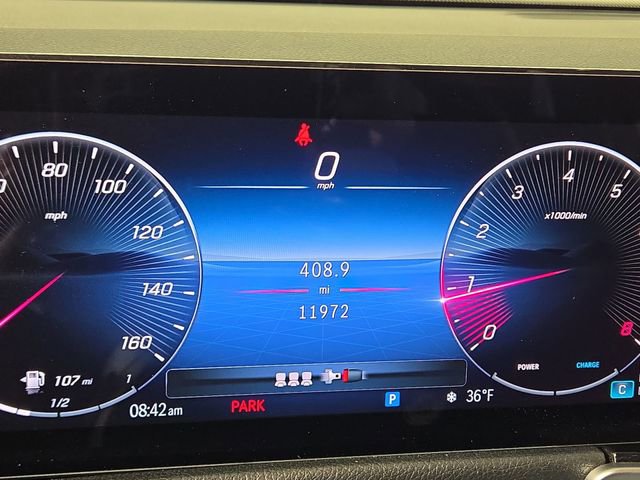 Used 2025 Mercedes-Benz GLB 250 4MATIC image 16