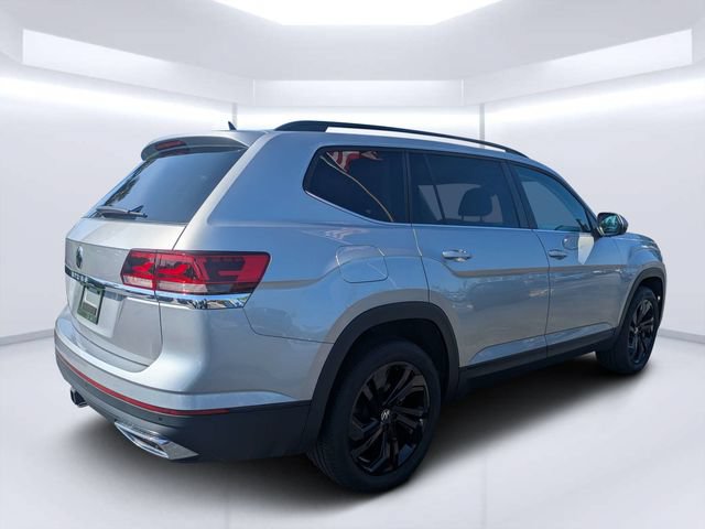 Used 2023 Volkswagen Atlas SE w/ Black Wheel Package FWD image 3