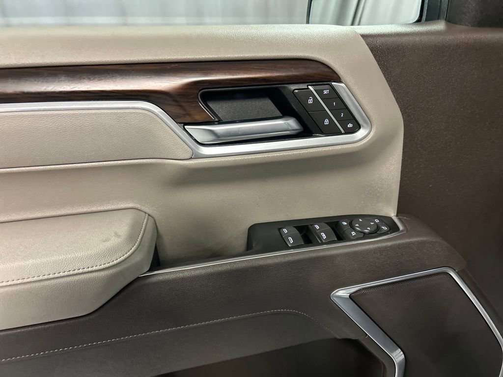 Used 2025 GMC Sierra 1500 SLT image 14