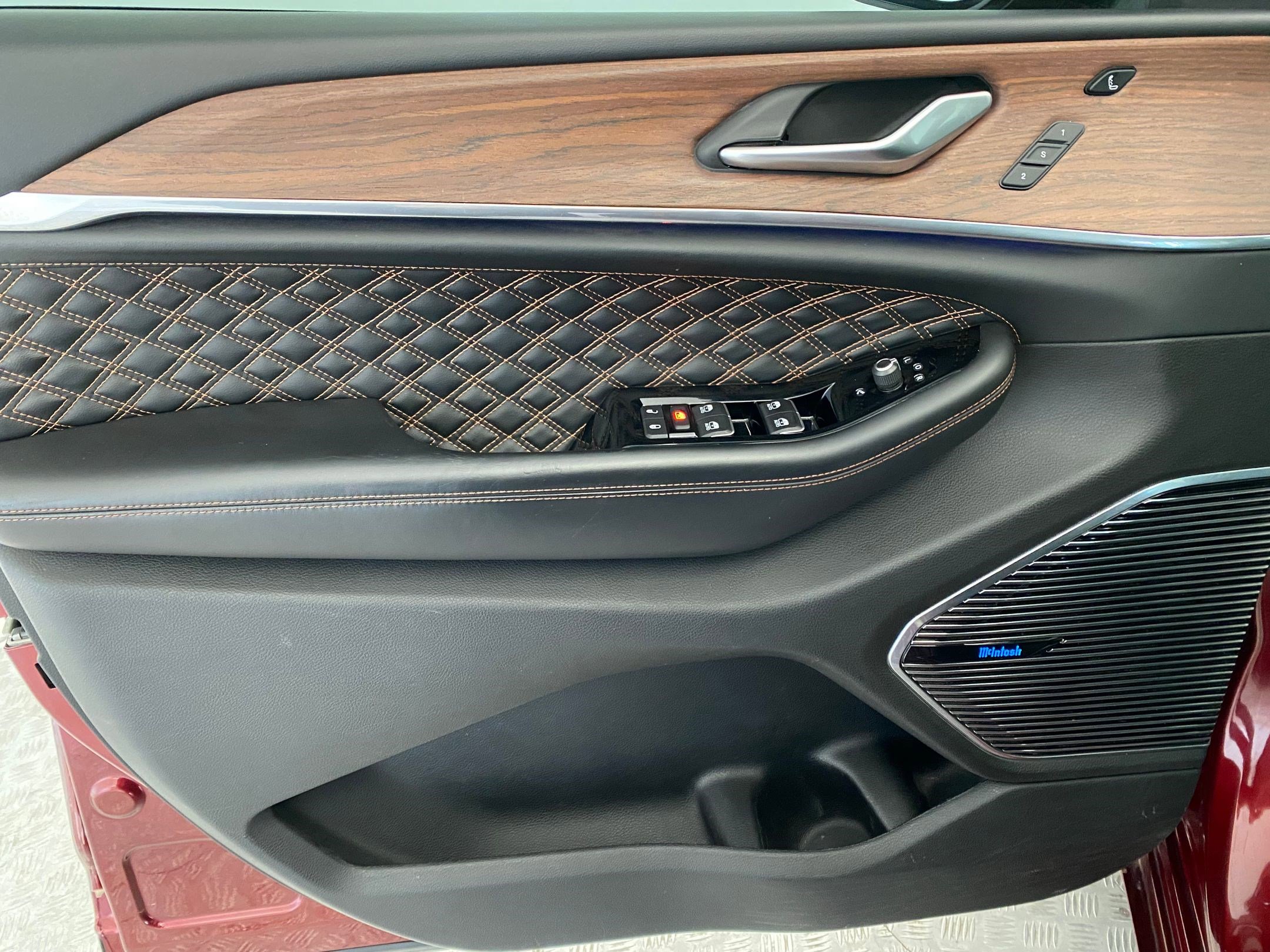 Used 2023 Jeep Grand Cherokee Summit w/ Advanced Protech Group IV image 12