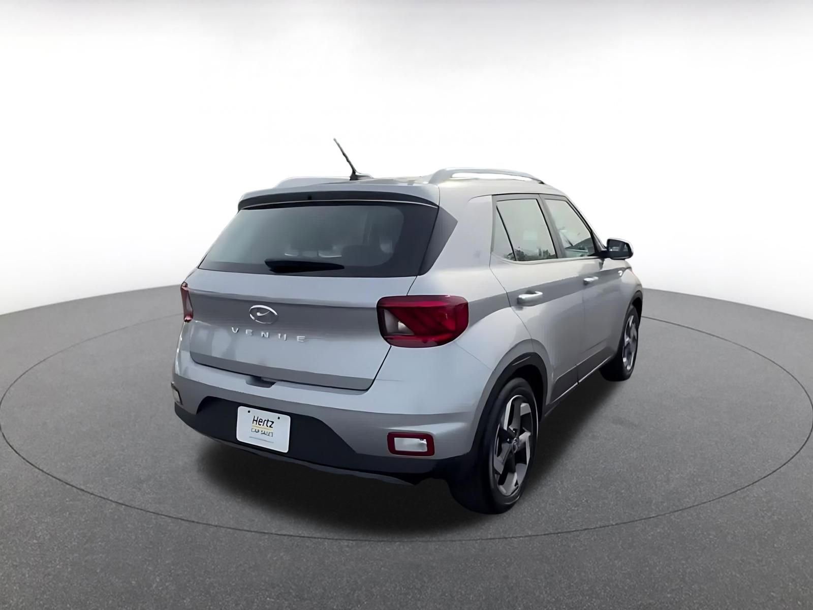 Used 2025 Hyundai Venue SEL image 14