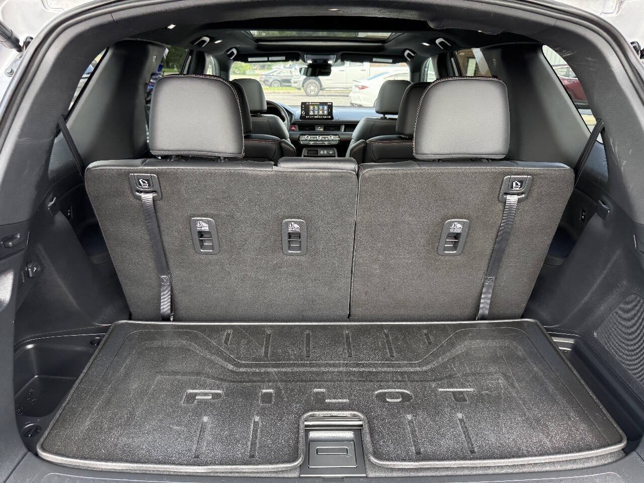 Used 2025 Honda Pilot TrailSport image 23