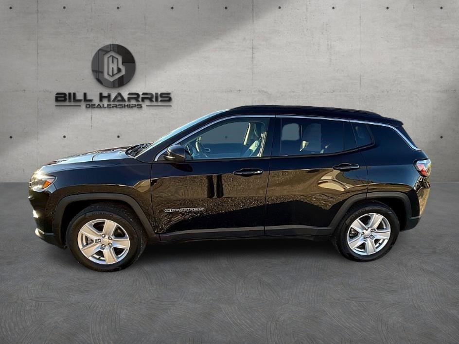 Used 2022 Jeep Compass Latitude image 9