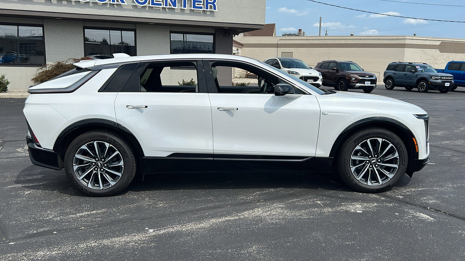 Used 2024 Cadillac Lyriq Sport image 6