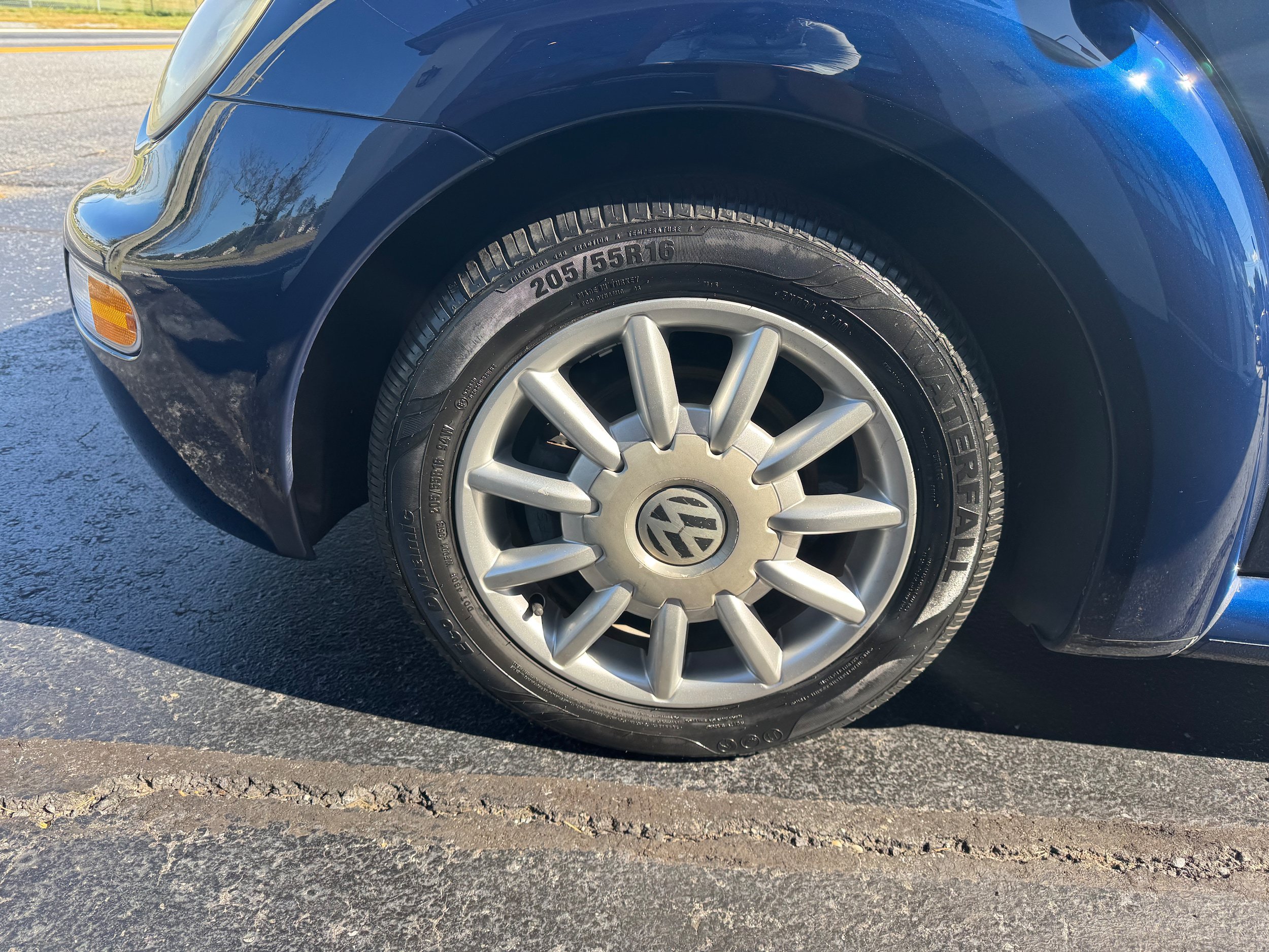 Used 2005 Volkswagen Beetle GLS FWD image 15