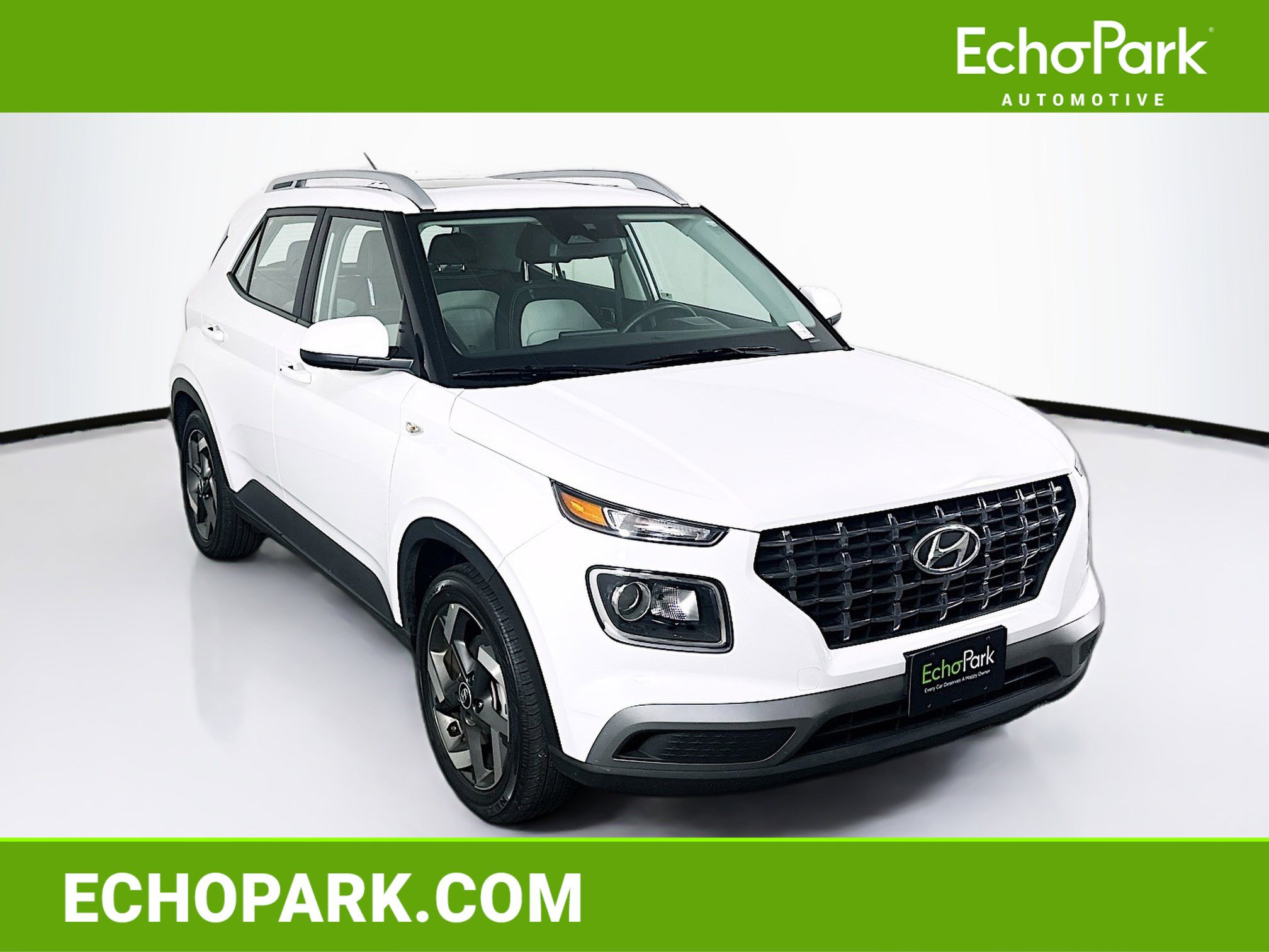 Used 2025 Hyundai Venue SEL FWD image 1