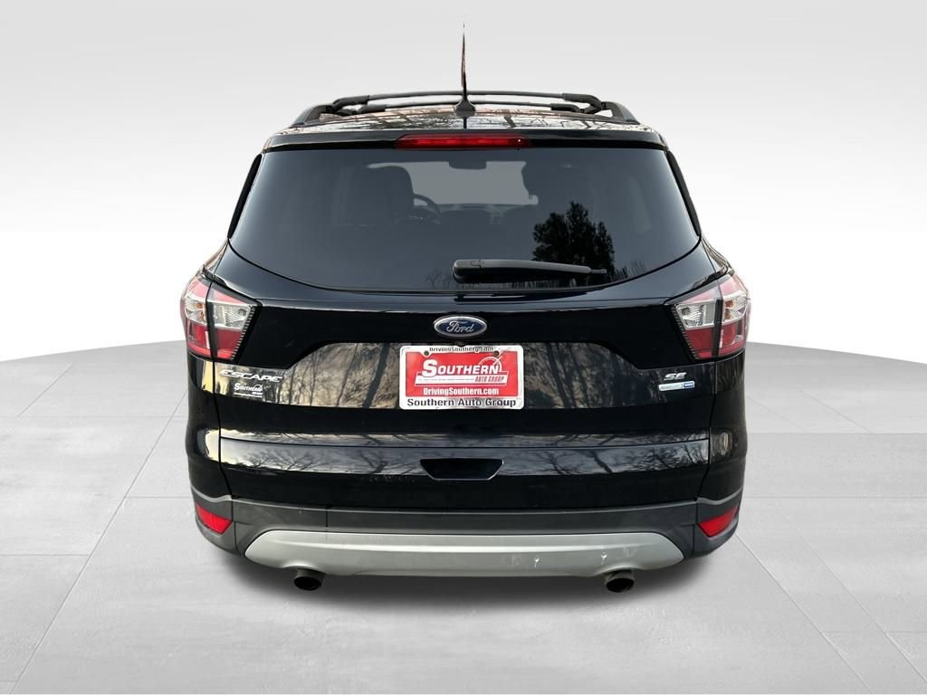 Used 2018 Ford Escape SE w/ SE Sync 3 Package image 4