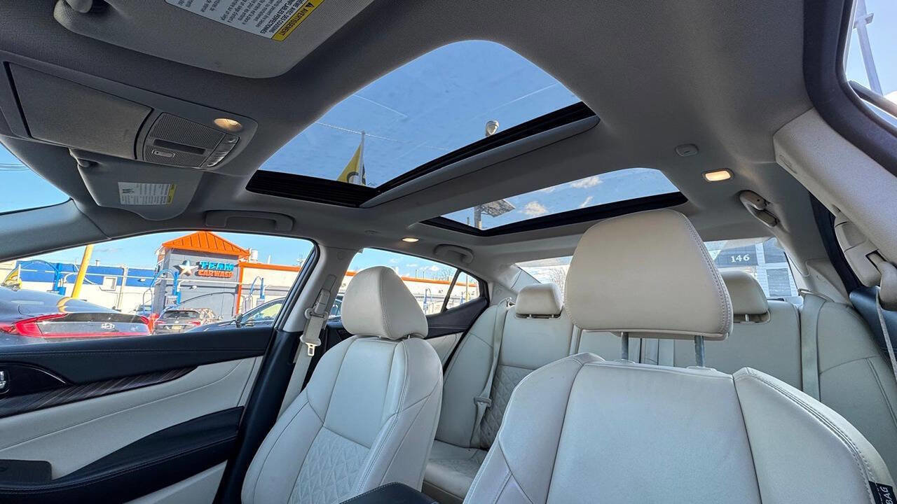 Used 2016 Nissan Maxima Platinum image 9