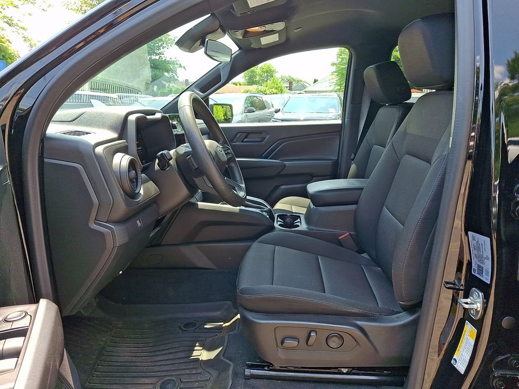 Used 2024 Chevrolet Colorado Trail Boss AWD/4WD image 13