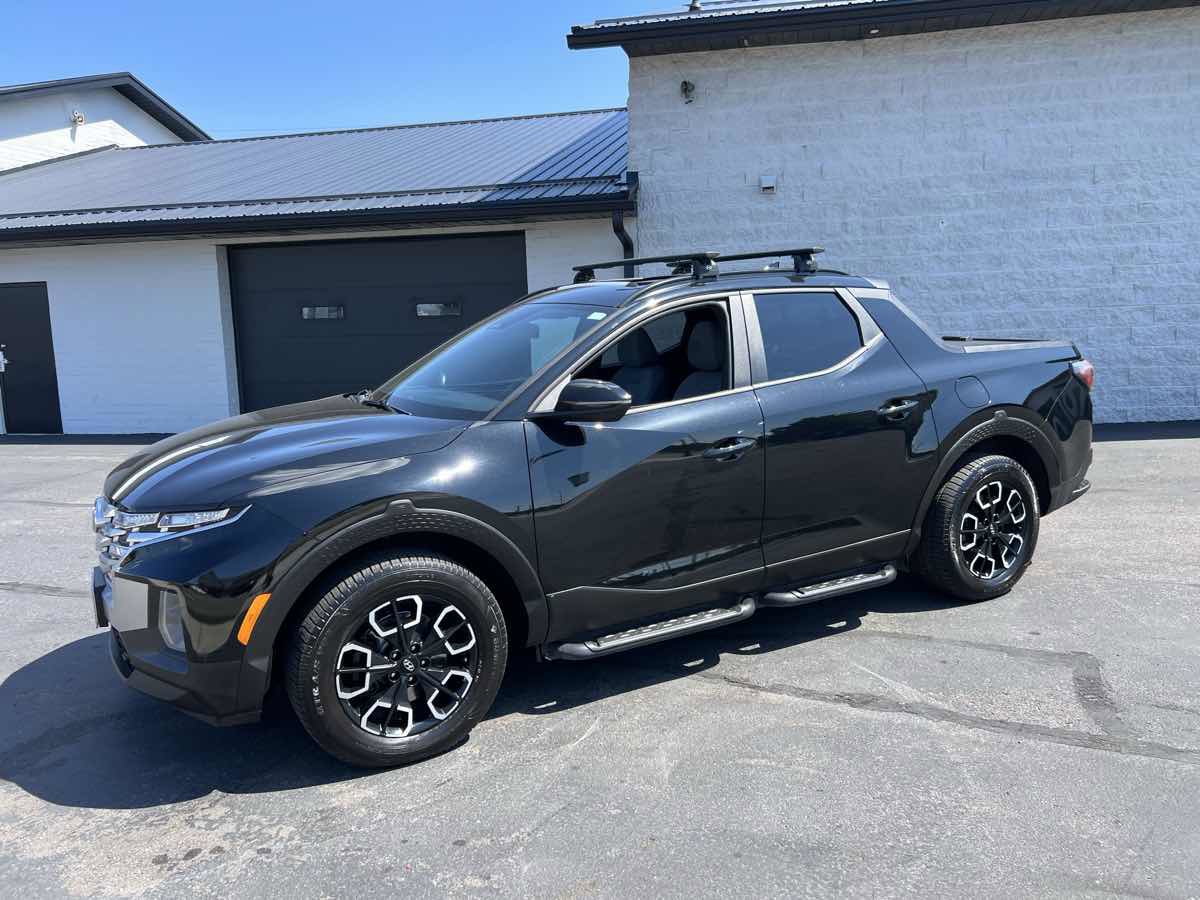 Used 2023 Hyundai Santa Cruz SEL Premium image 2