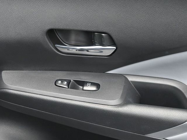 Used 2023 Nissan Kicks SR w/ SR Premium Package image 34