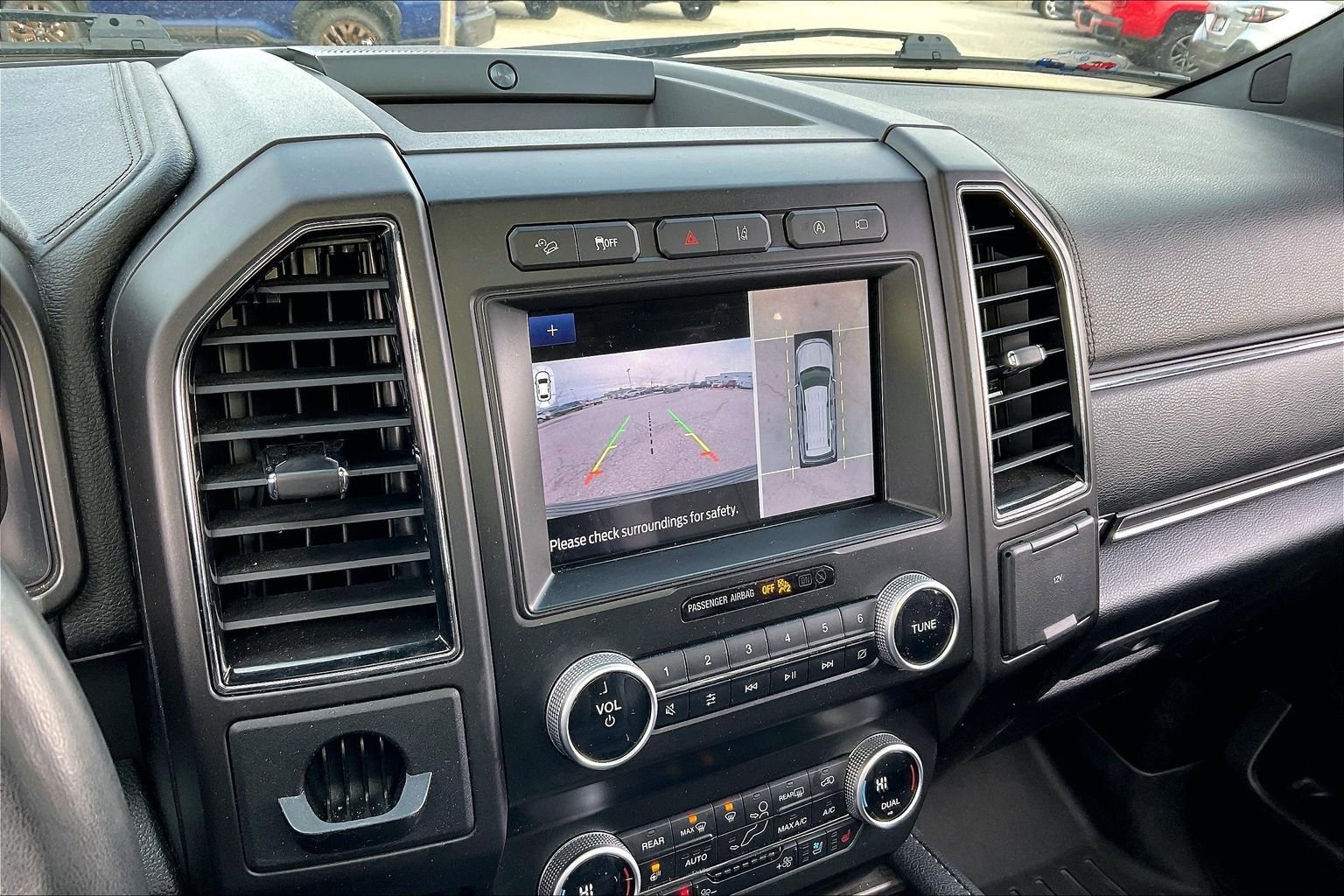 Used 2021 Ford Expedition Max Limited image 17