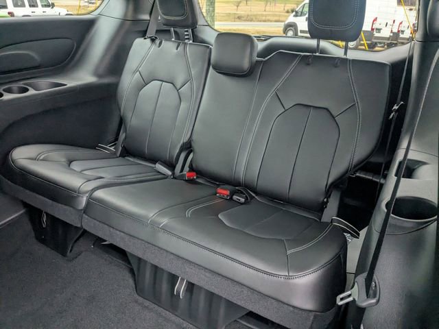 New 2026 Chrysler Pacifica Select w/ S Appearance Package image 27