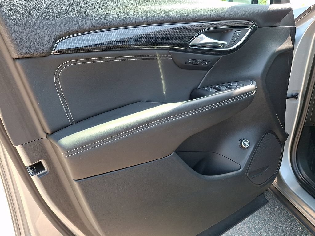 Used 2023 Buick Envision Essence AWD/4WD image 13
