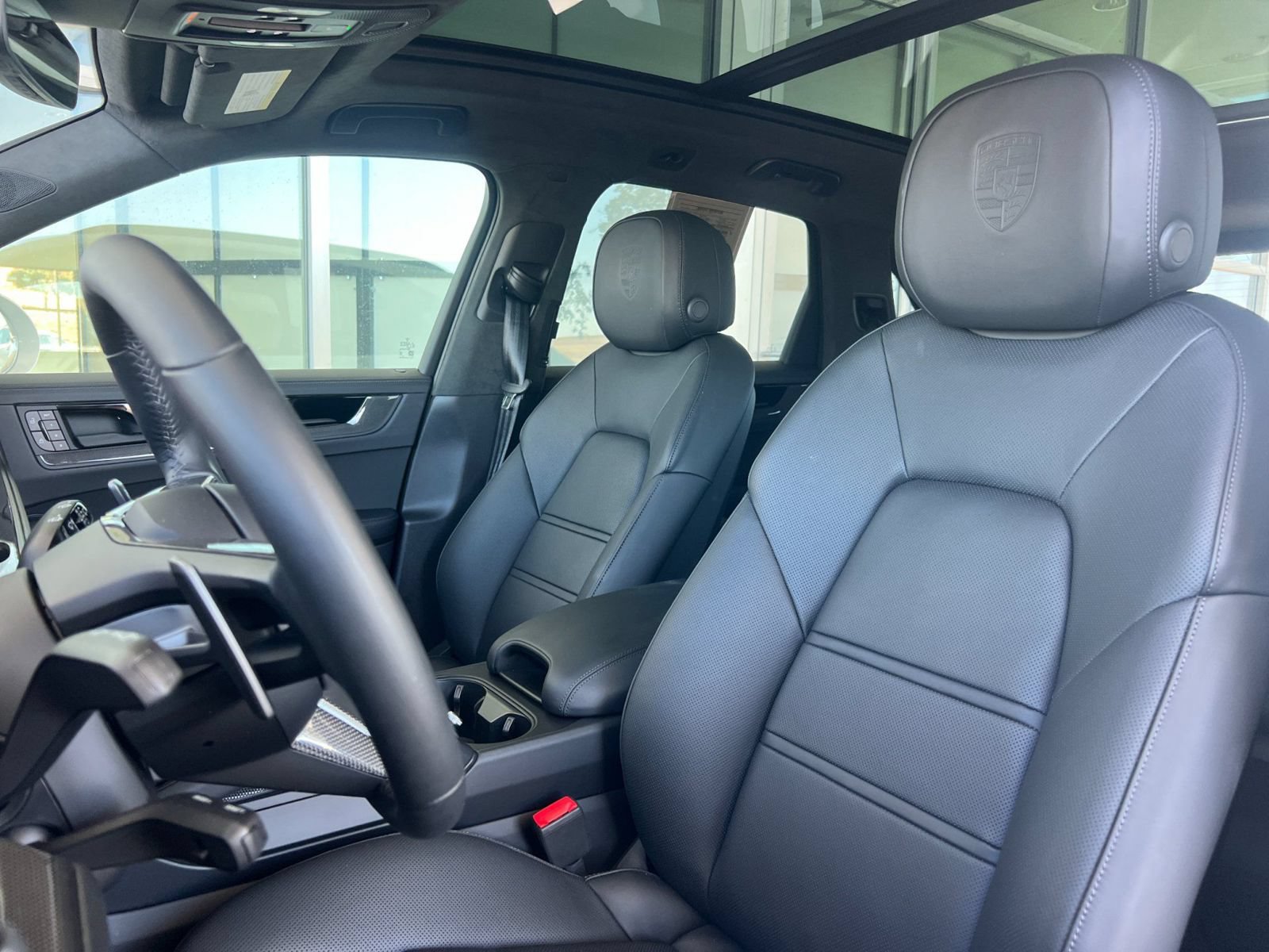 Used 2026 Porsche Cayenne GTS AWD/4WD image 5