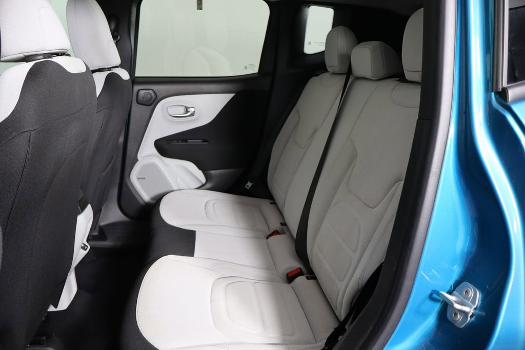 Used 2021 Jeep Renegade Latitude w/ Sun & Sound Group AWD/4WD image 16