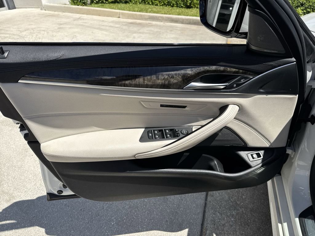 Used 2018 BMW 540i image 40