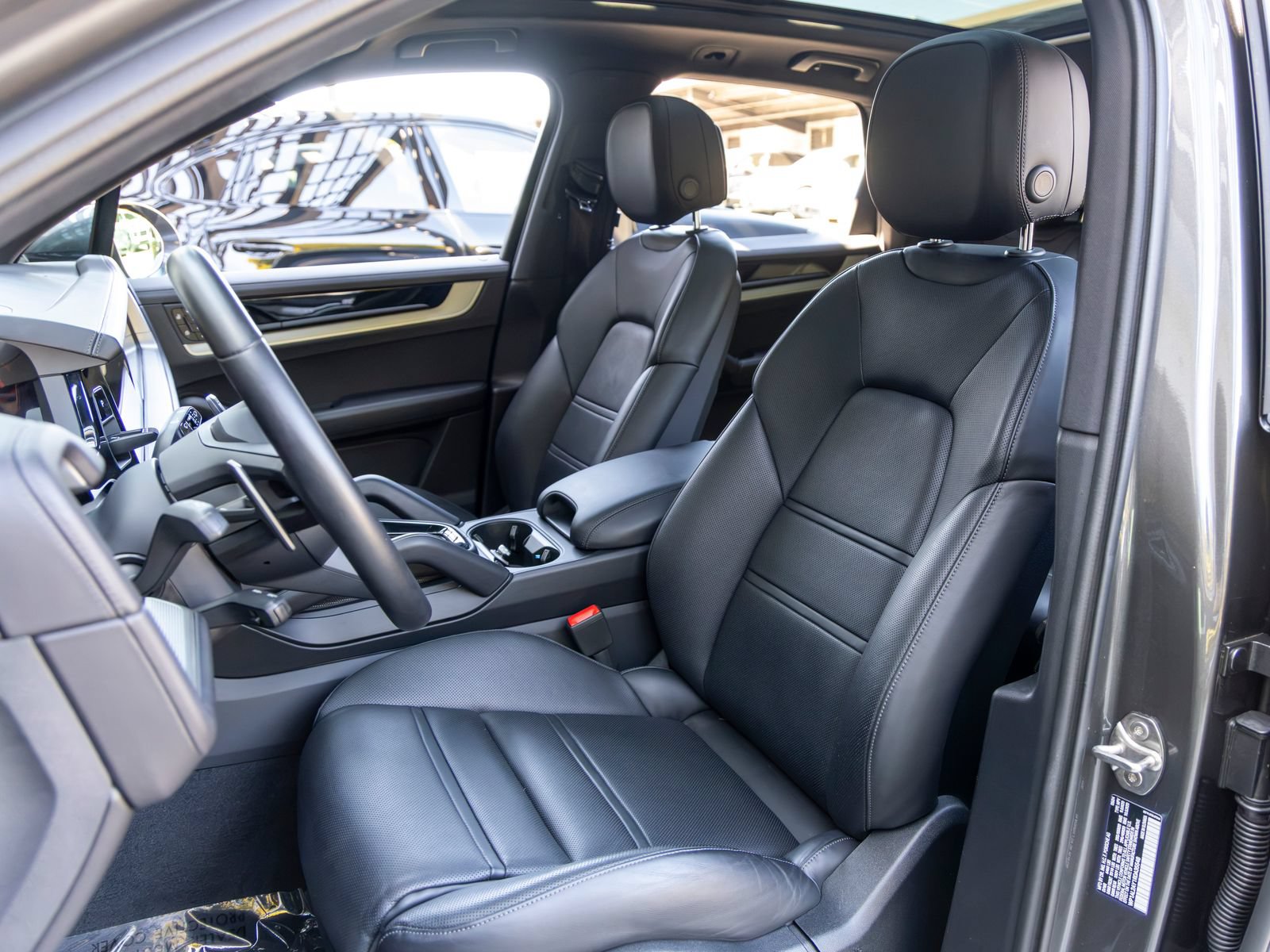 Certified 2024 Porsche Cayenne S AWD/4WD image 5
