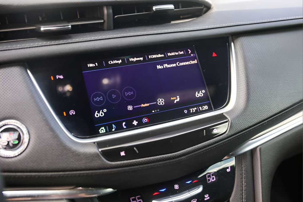Certified 2024 Cadillac XT5 Luxury FWD image 16
