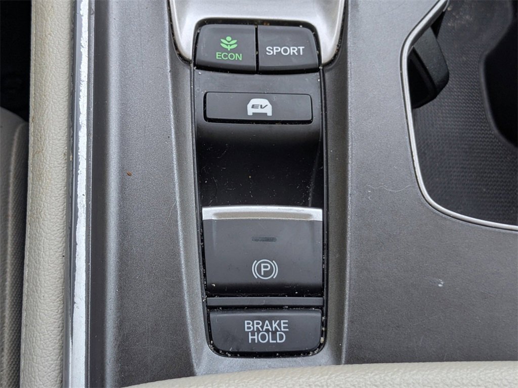 Used 2020 Honda Accord Touring image 30