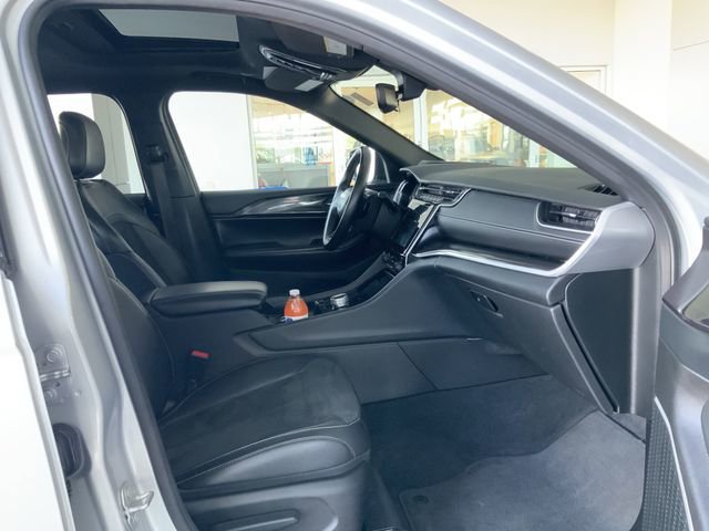 Used 2021 Jeep Grand Cherokee L Laredo image 15