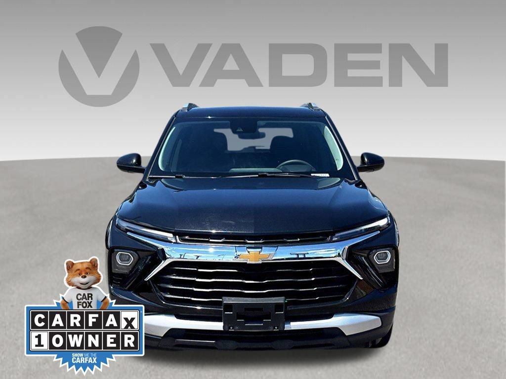 Used 2025 Chevrolet TrailBlazer LT AWD/4WD image 2