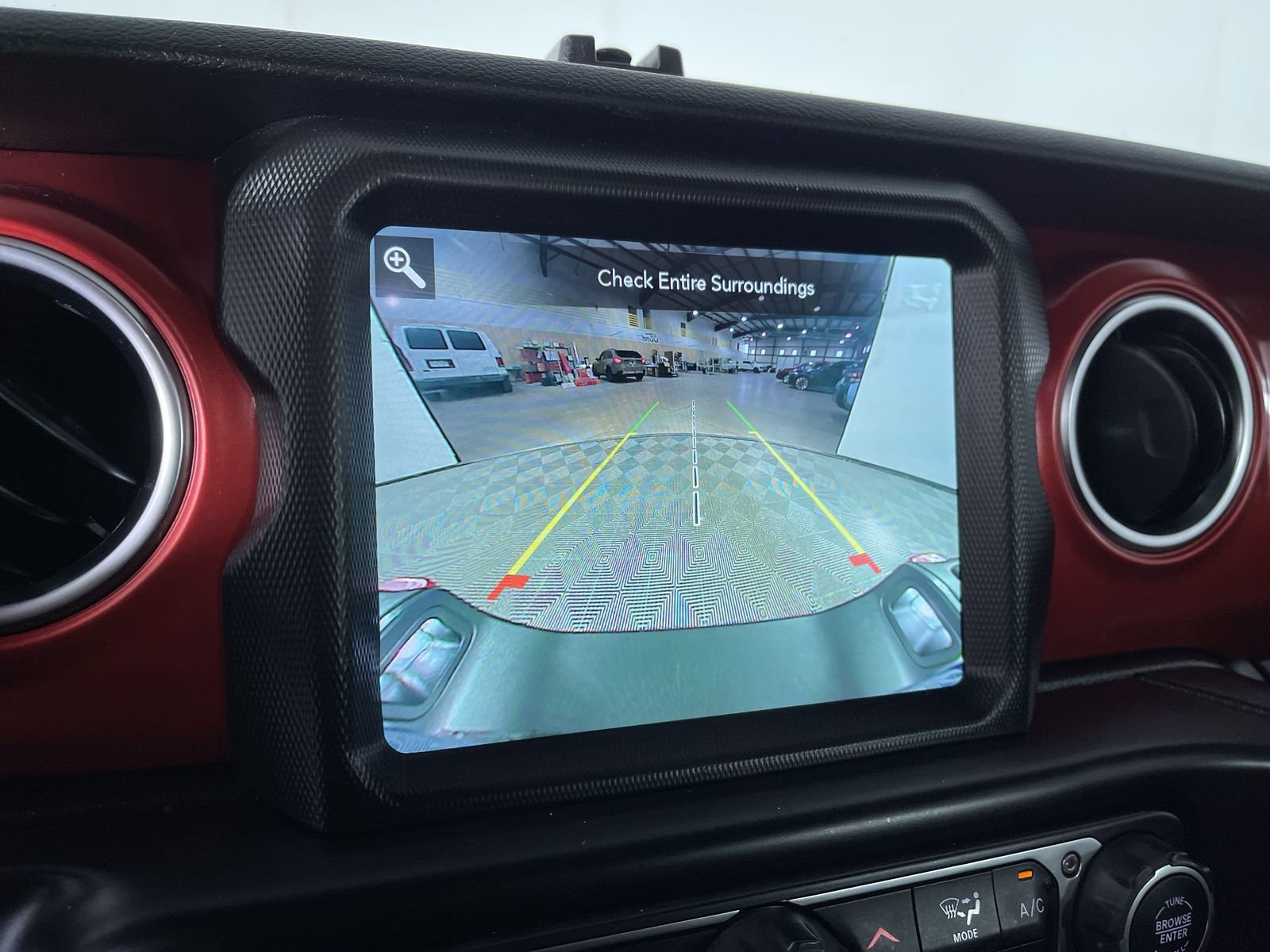 Used 2022 Jeep Gladiator Rubicon w/ Cold Weather Group AWD/4WD image 19