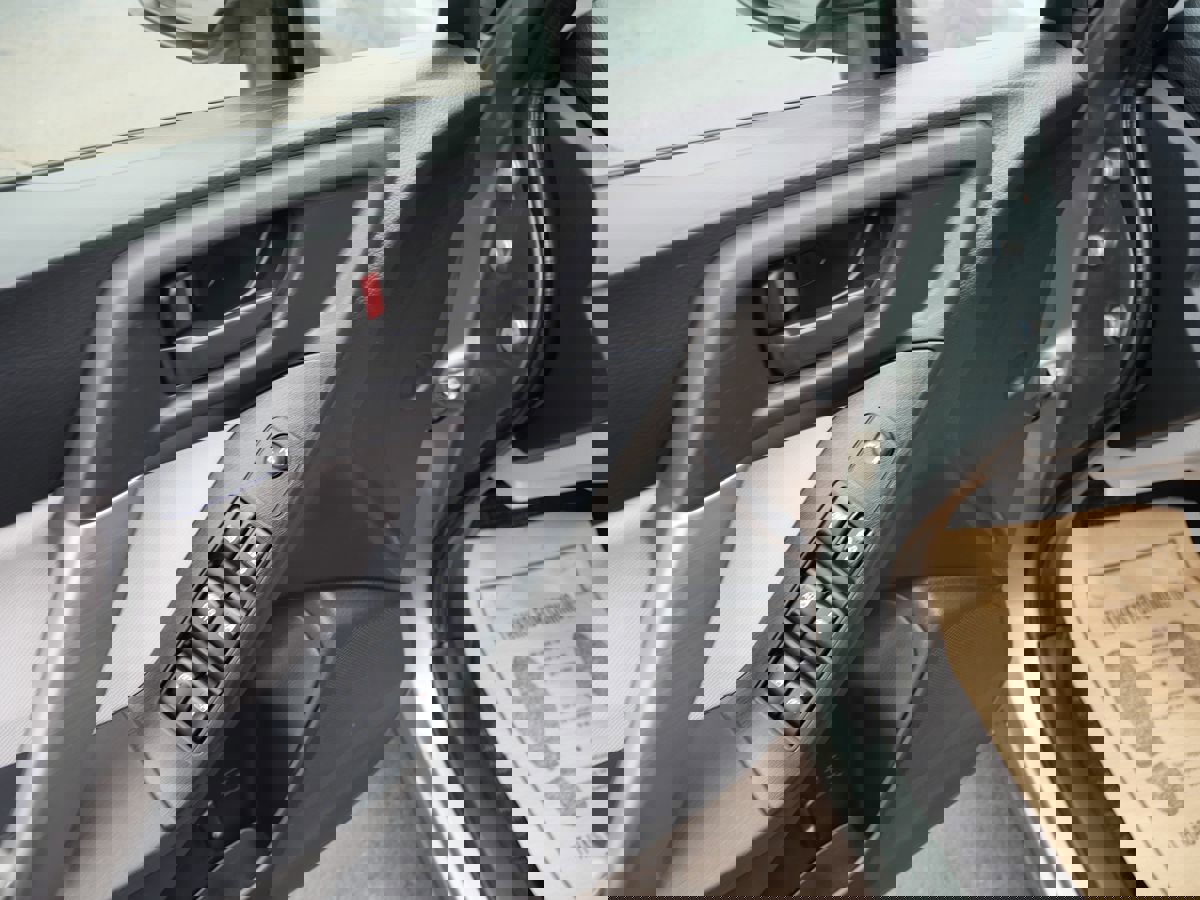 Used 2016 Subaru Forester 2.5i Premium w/ All-Weather Package image 15