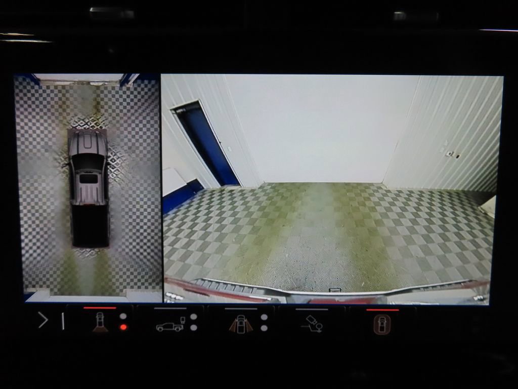 Used 2025 GMC Sierra 3500 Denali image 16