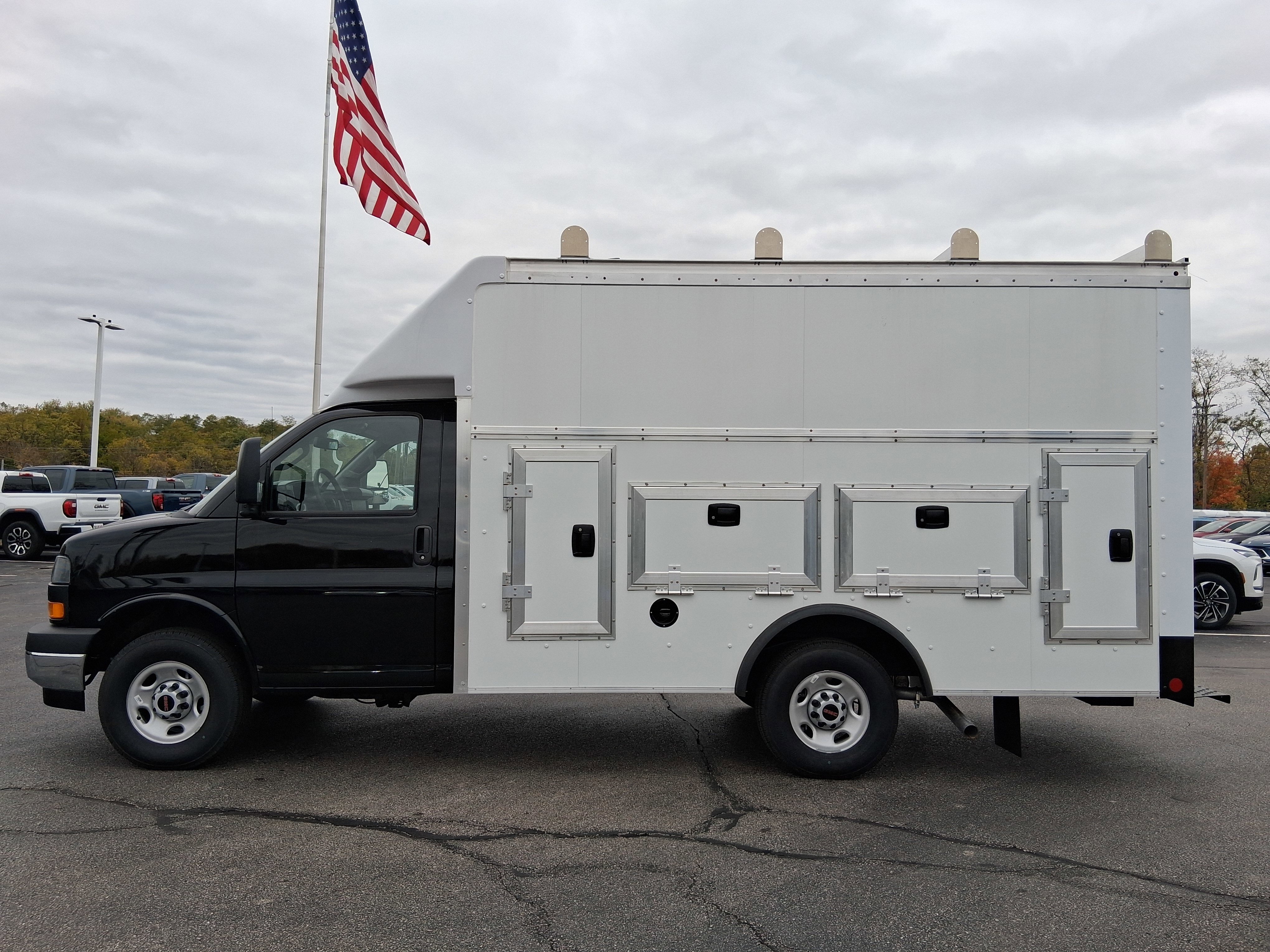 New 2025 GMC Savana 3500 w/ Power Convenience Package image 4