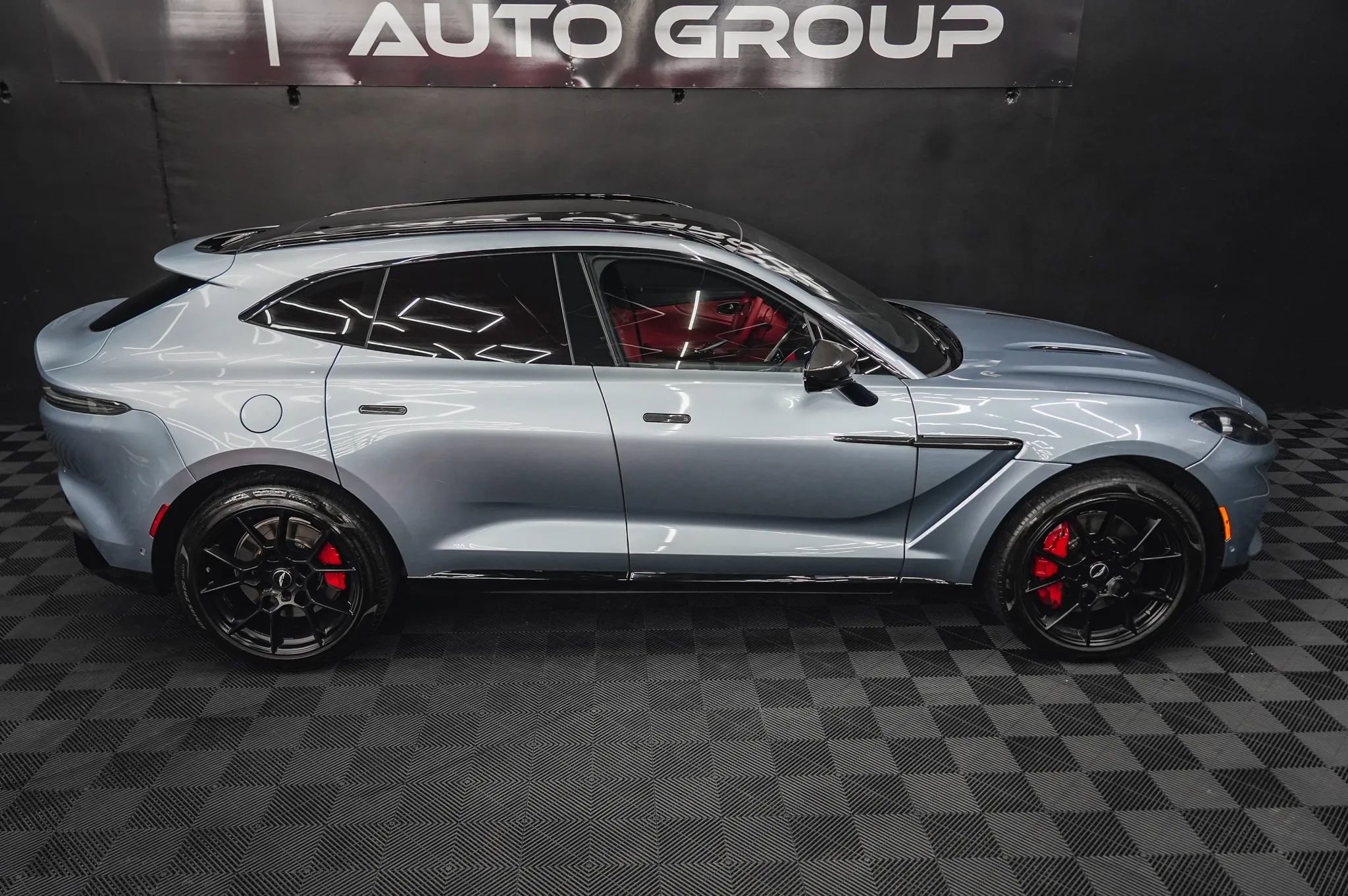 Used 2021 Aston Martin DBX AWD/4WD image 19