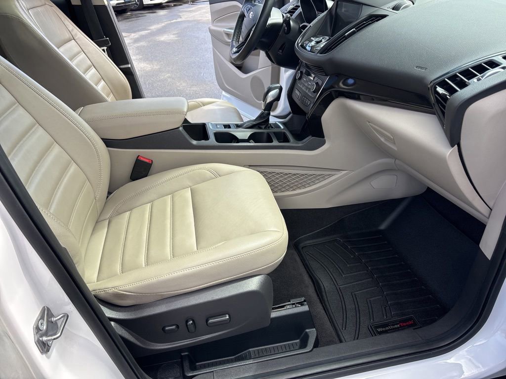 Used 2019 Ford Escape Titanium AWD/4WD image 21