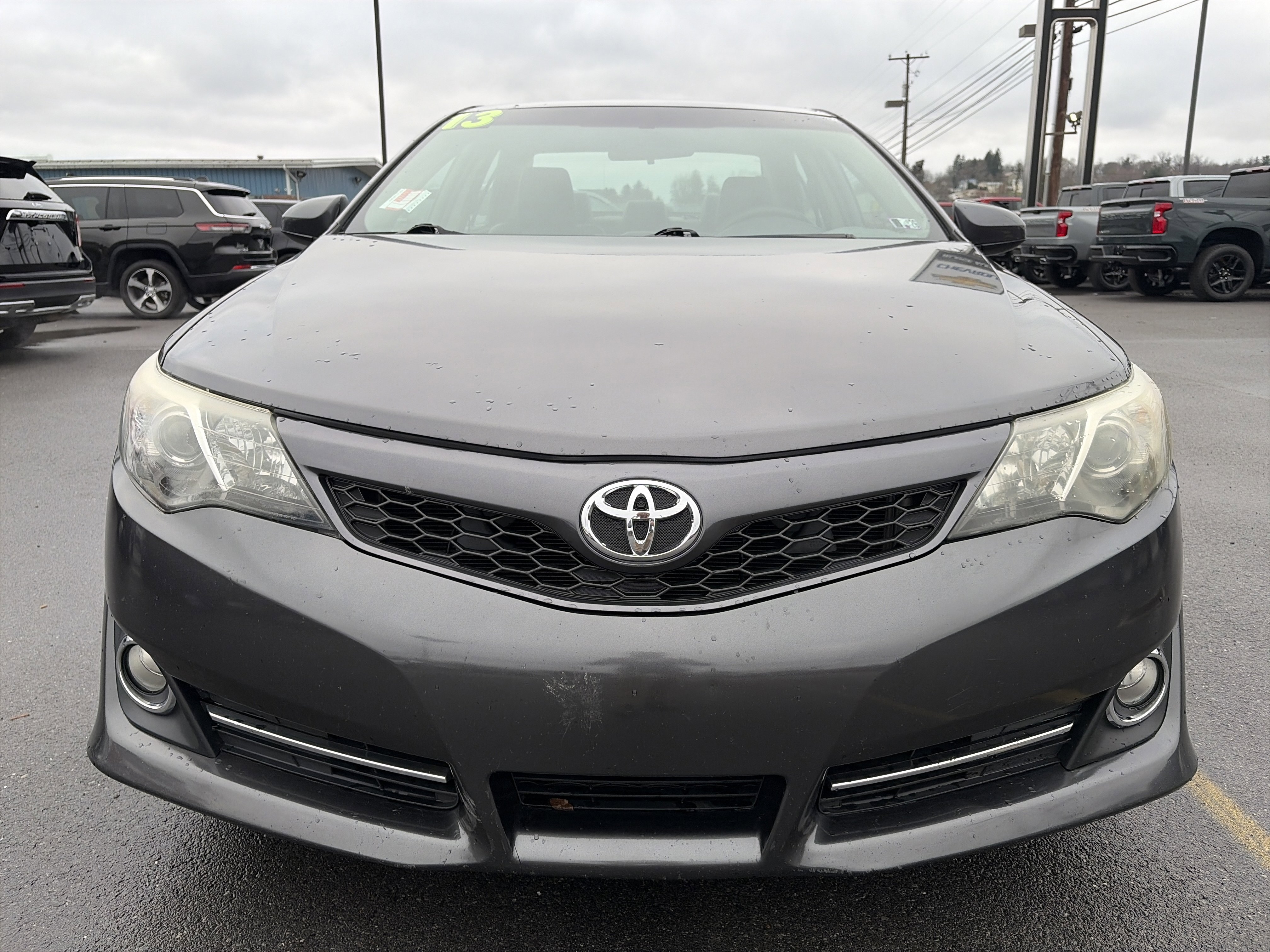 Used 2013 Toyota Camry L image 9
