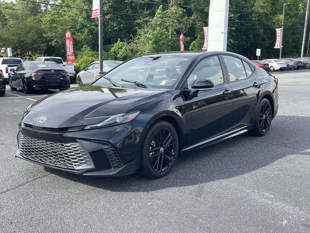 Used 2025 Toyota Camry SE FWD image 3