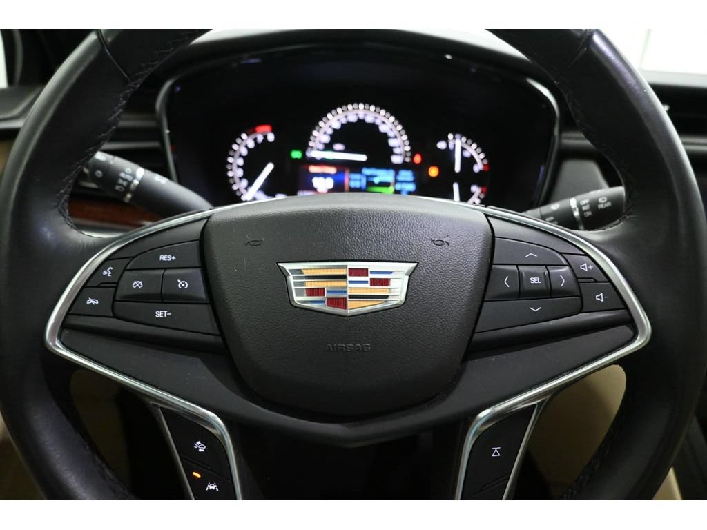 Used 2018 Cadillac XT5 Luxury w/ Driver Awareness Package AWD/4WD image 36