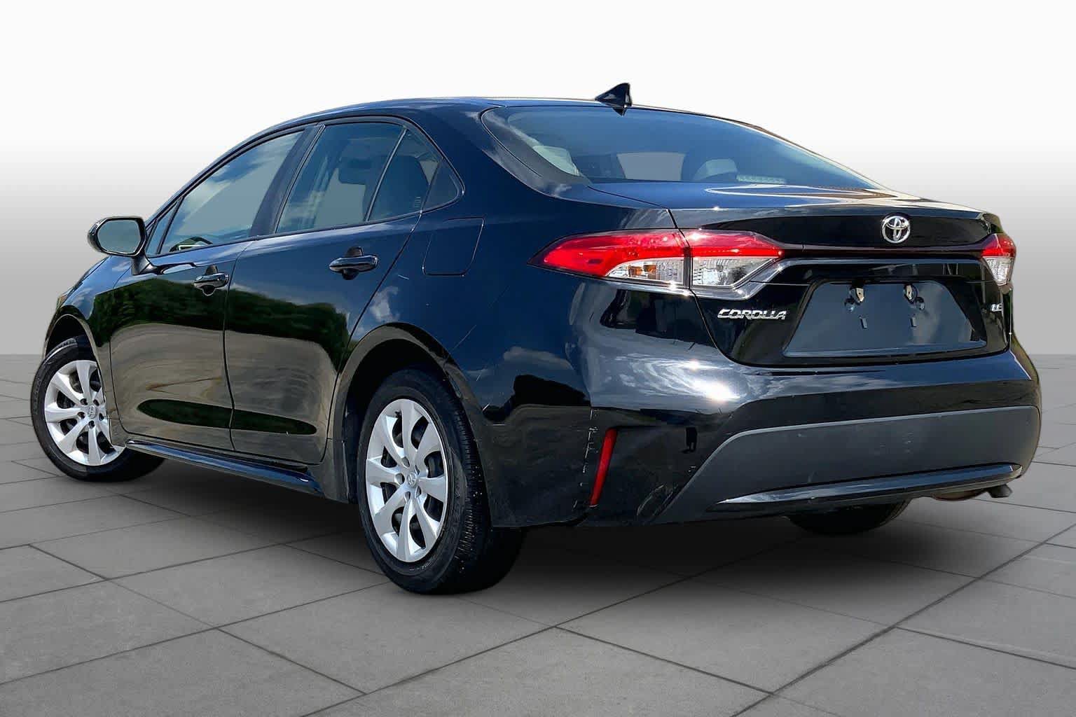 Used 2021 Toyota Corolla LE FWD image 12