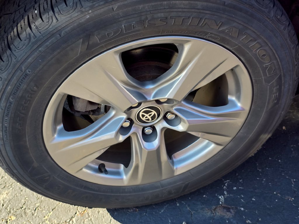 Certified 2024 Toyota RAV4 XLE w/ Convenience Package AWD/4WD image 10